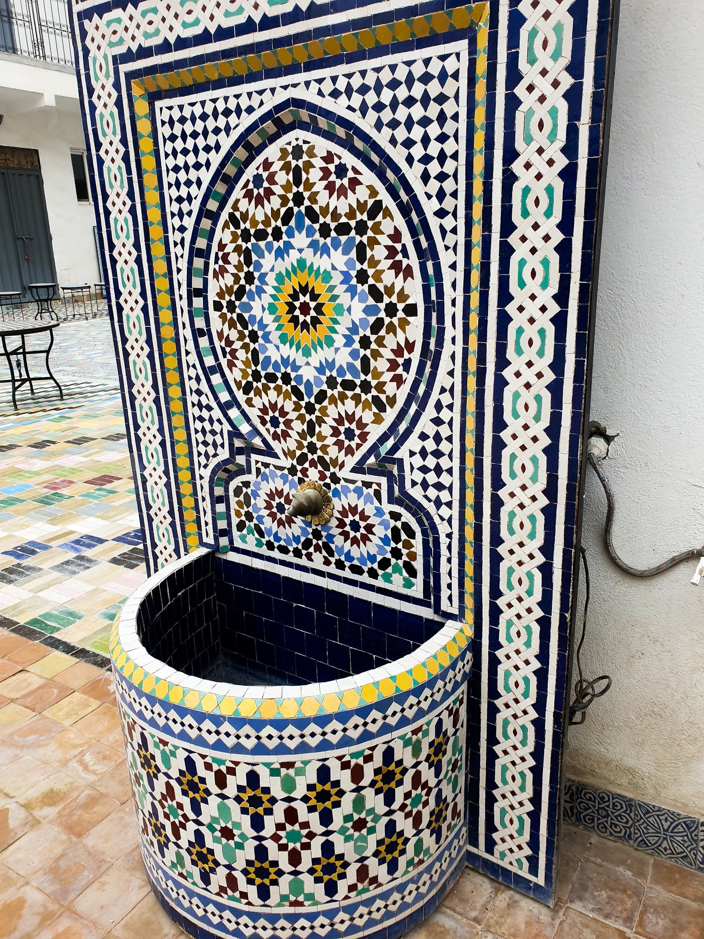 Majestic Moroccan Mosaic Fountain – A Masterpiece of Zellige Art