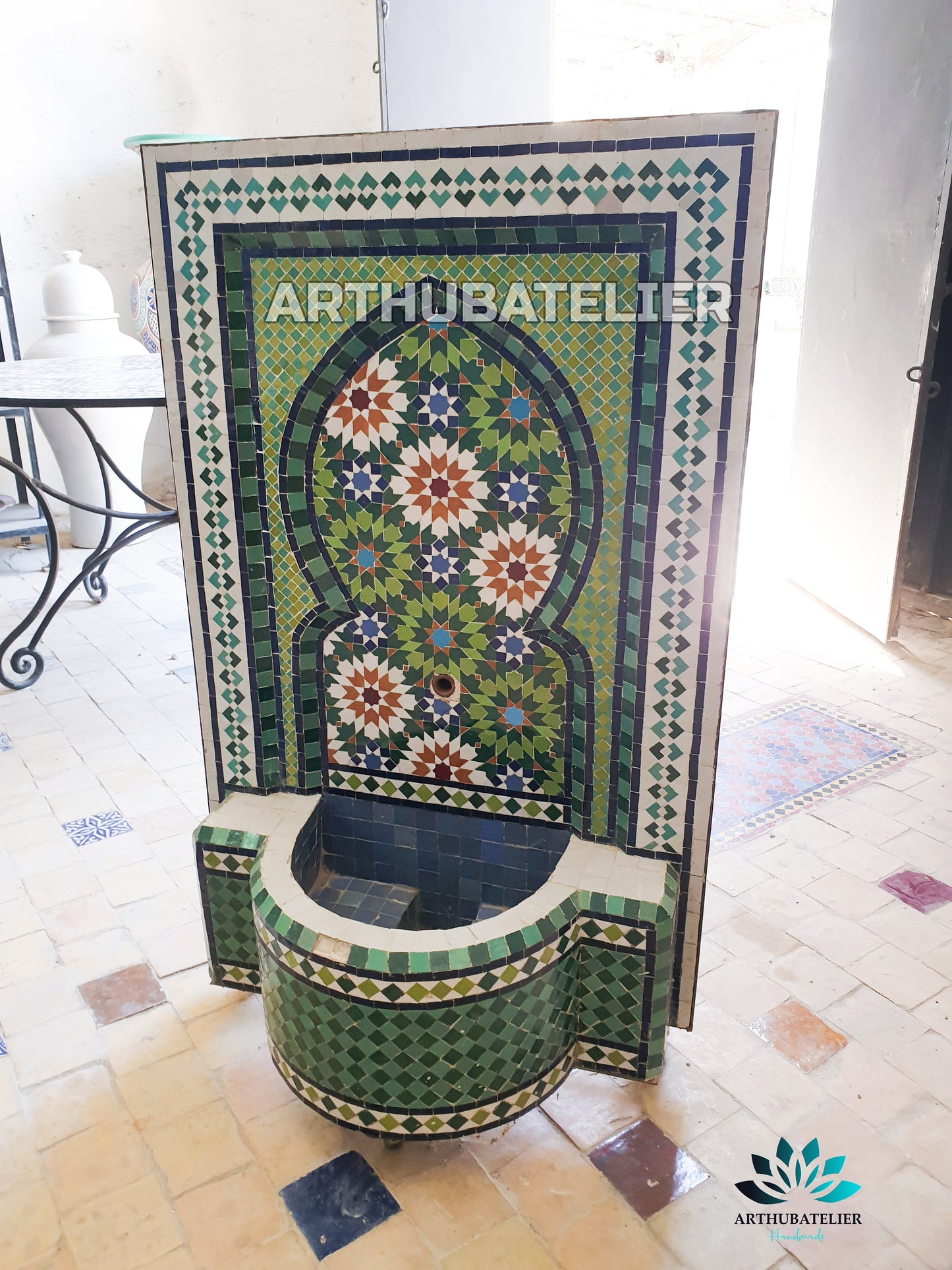Handcrafted Moroccan Zellige Fountain – Vibrant Green & Mosaic Design