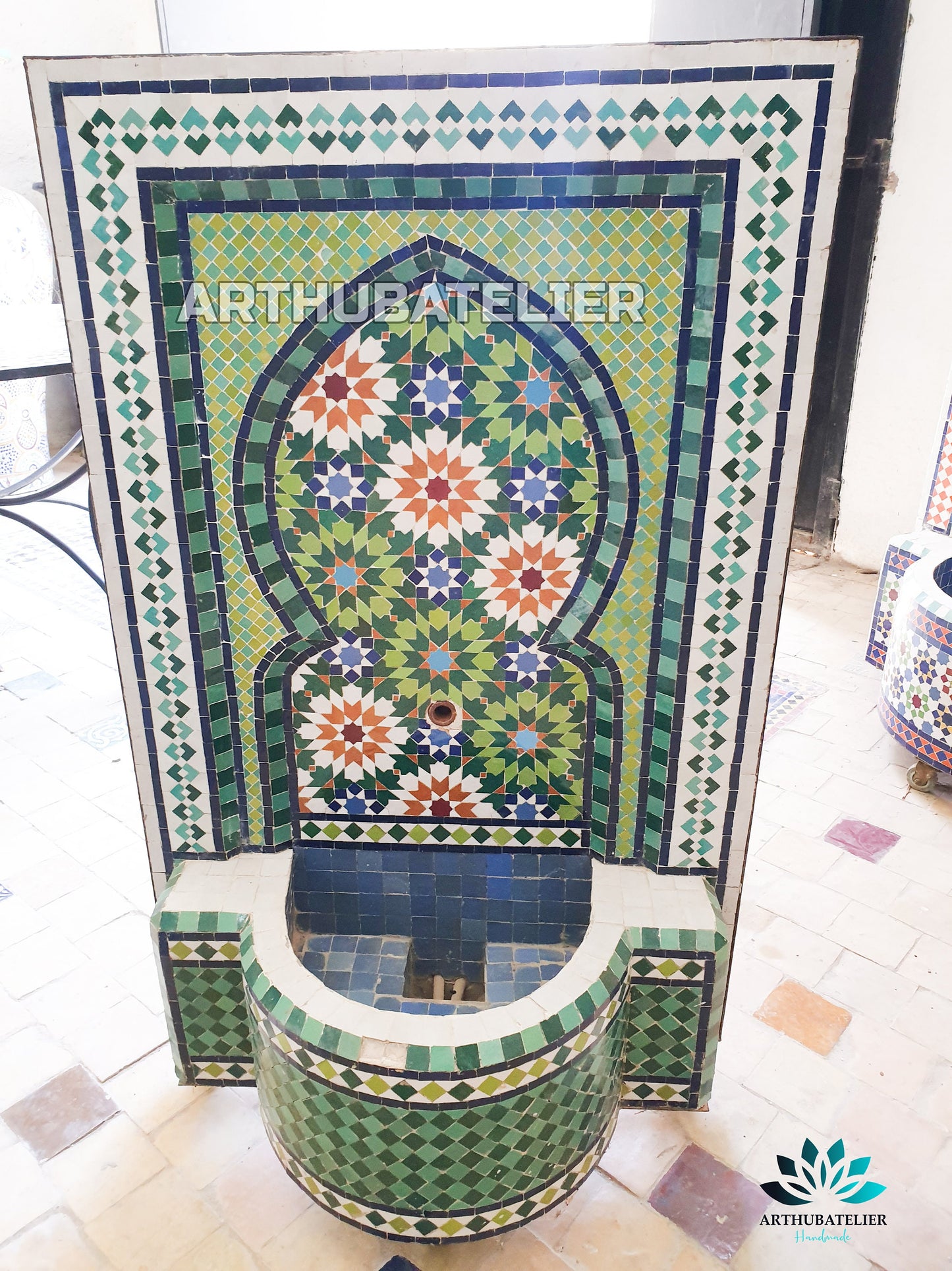 Handcrafted Moroccan Zellige Fountain – Vibrant Green & Mosaic Design