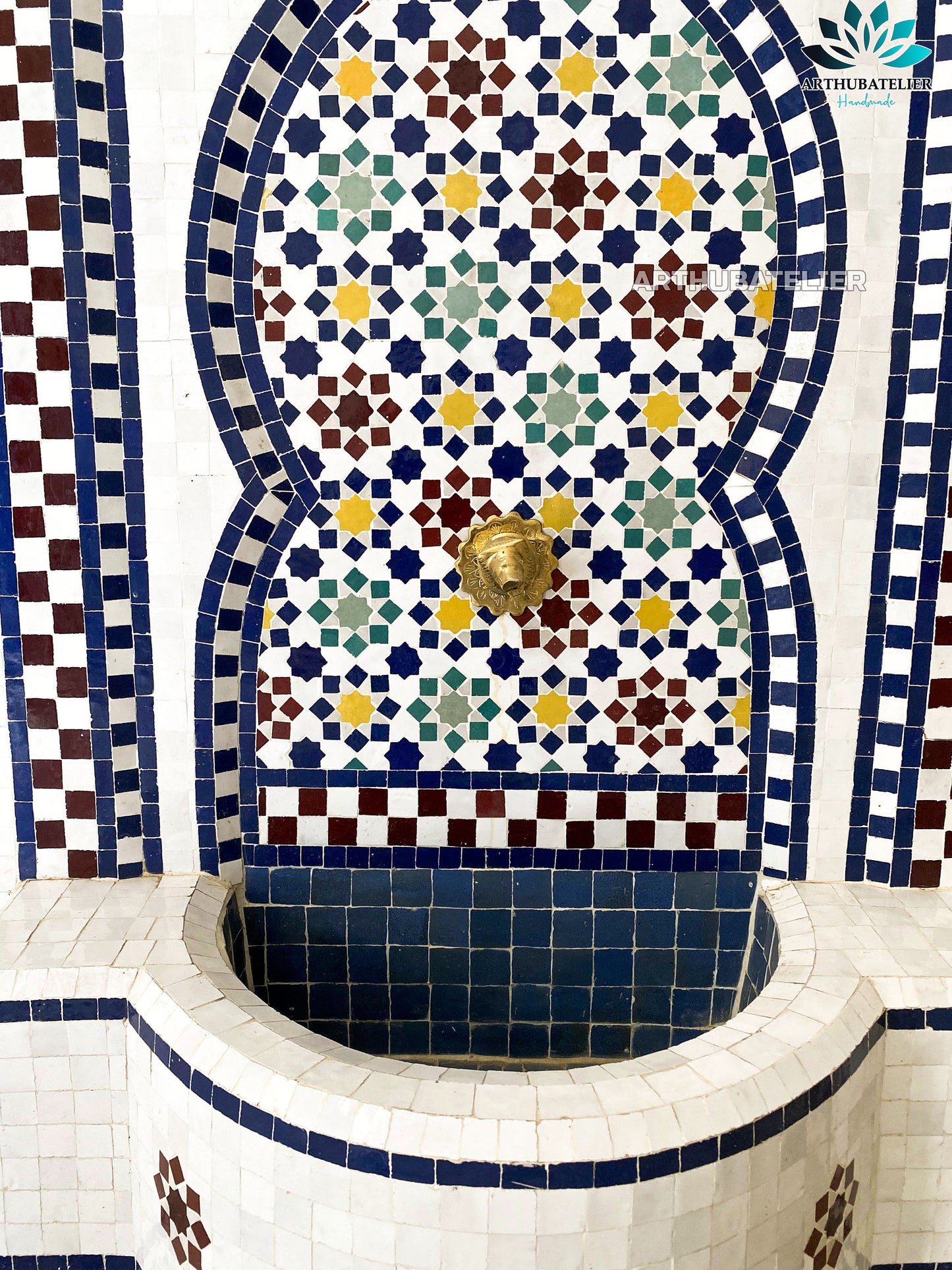 Classic Moroccan Mosaic Fountain – A Timeless Masterpiece