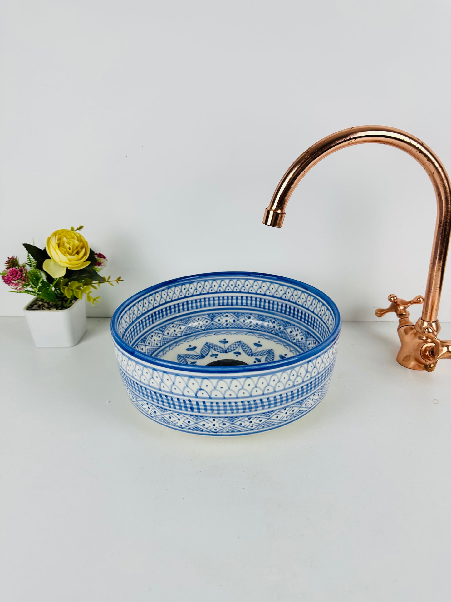 Classic Azure: Handcrafted Ceramic Sink with Traditional Blue Design