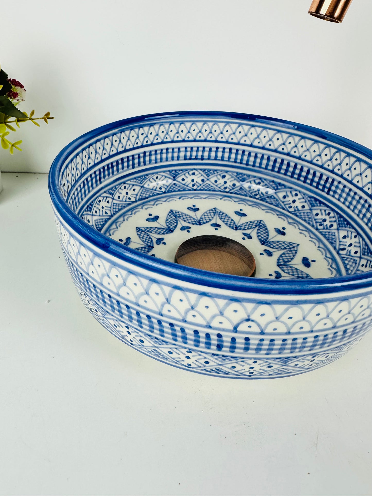 Classic Azure: Handcrafted Ceramic Sink with Traditional Blue Design
