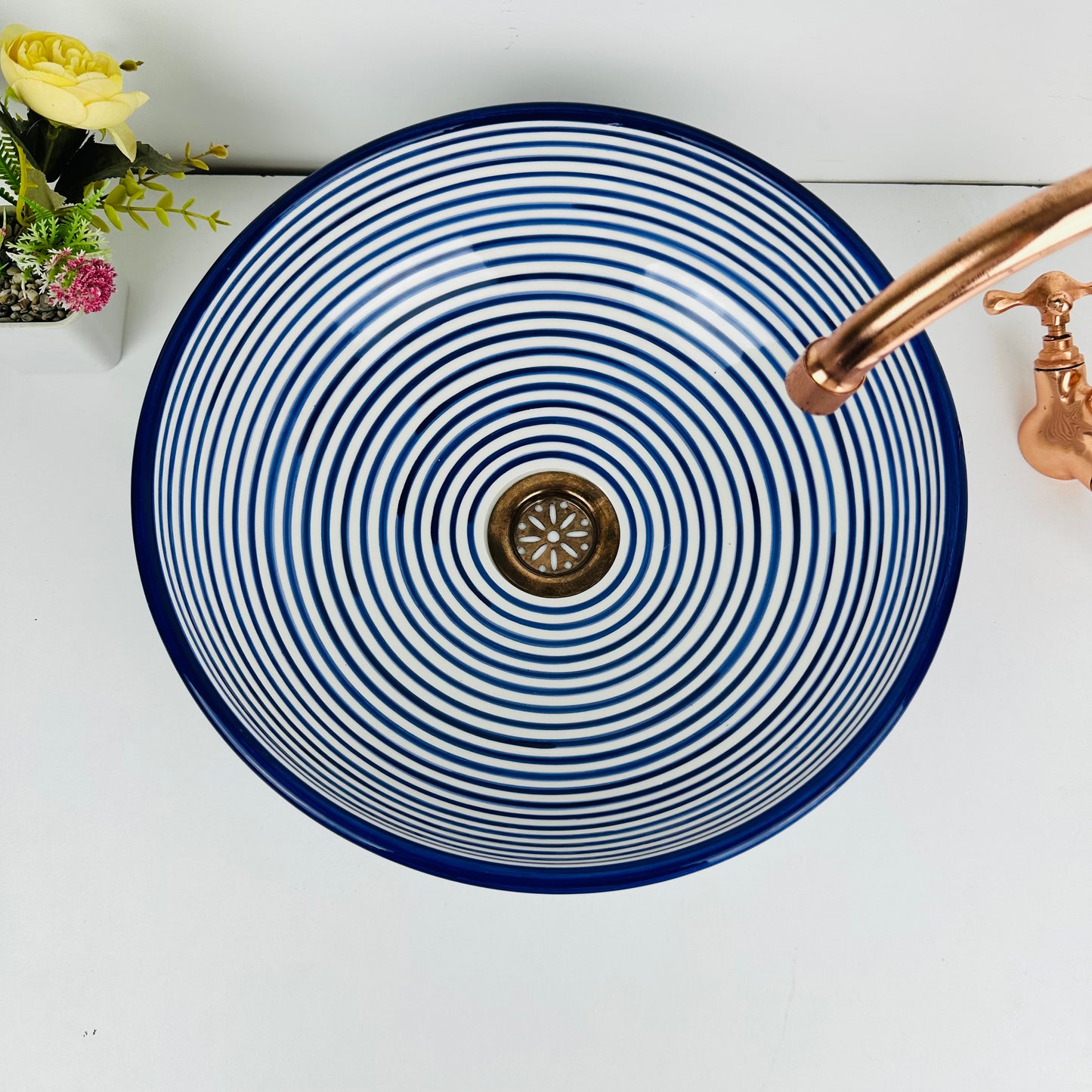 Blue infinite Rings: Handcrafted Ceramic Sink with Circular Design