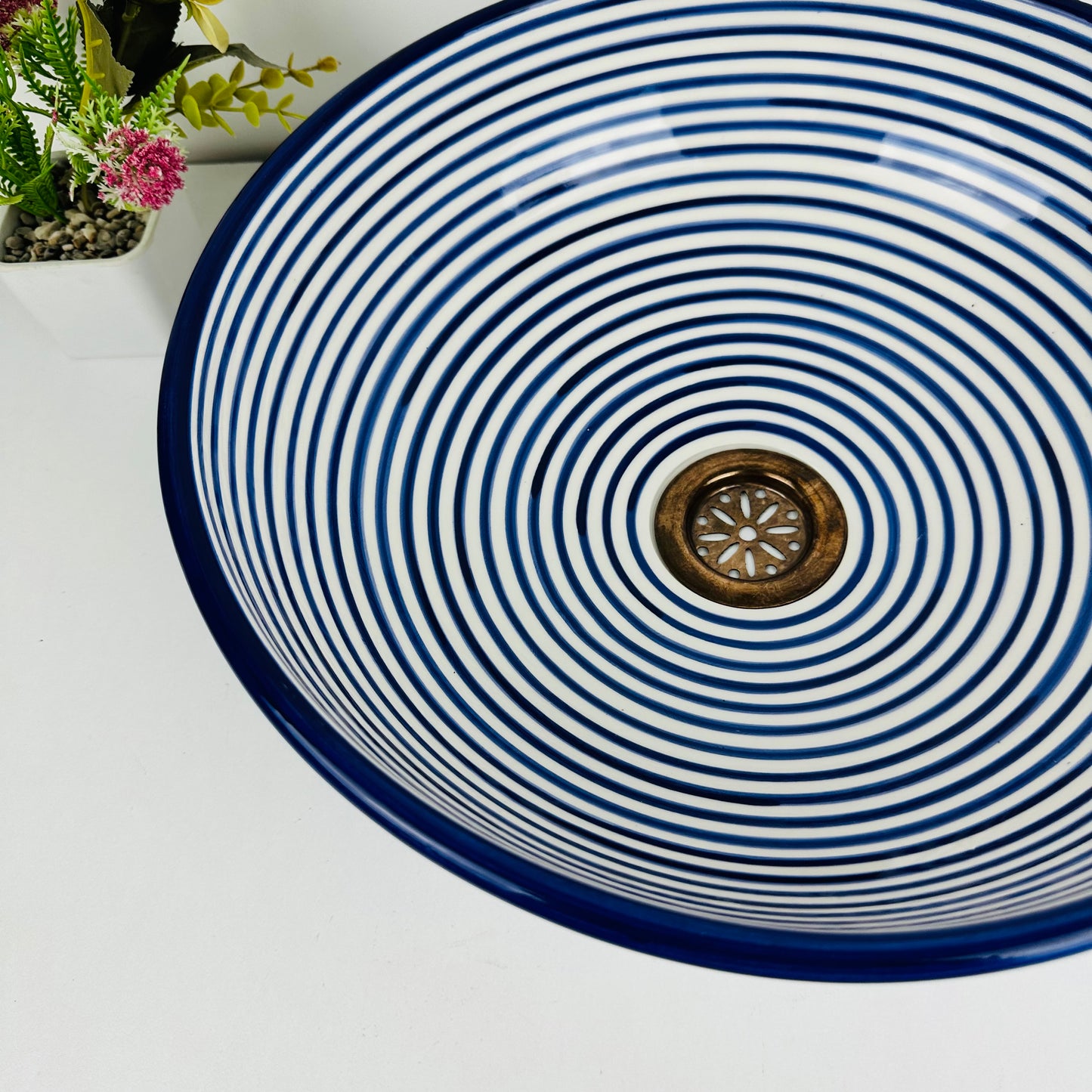 Blue infinite Rings: Handcrafted Ceramic Sink with Circular Design