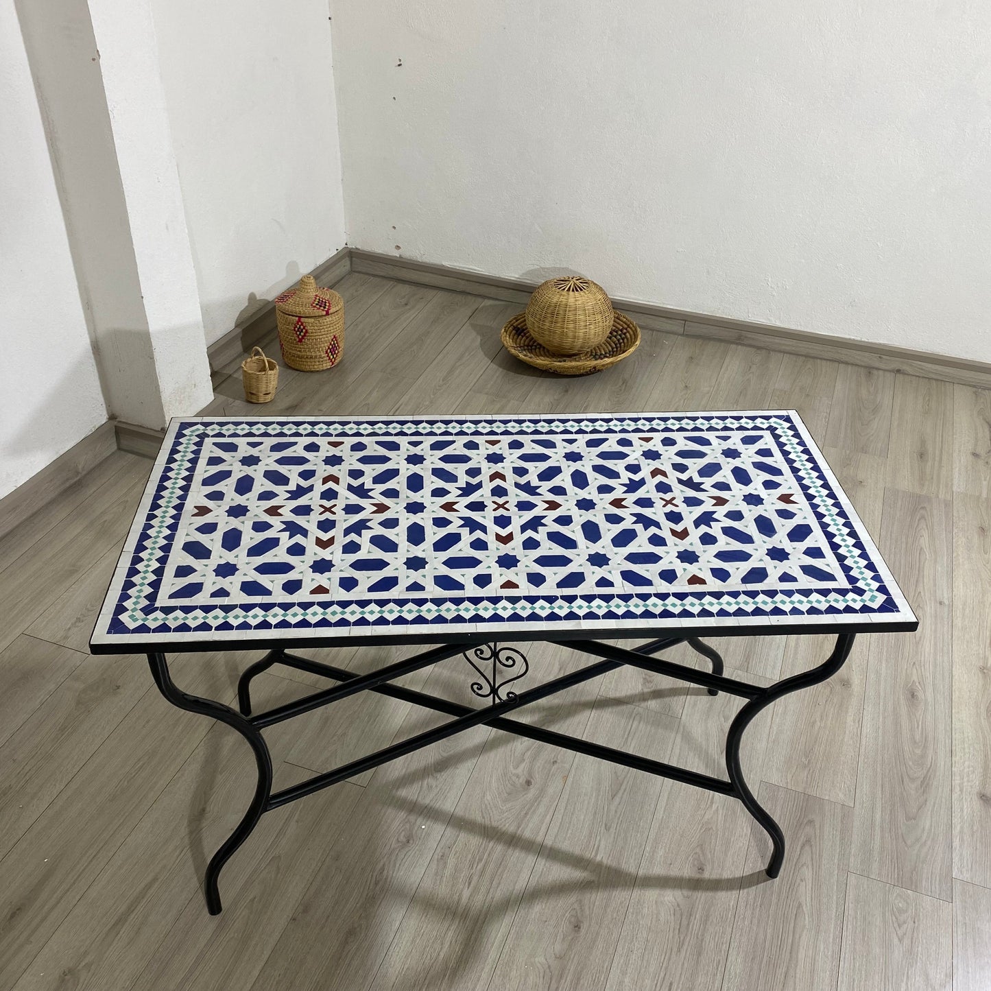 Table à manger en mosaïque, table extérieure/intérieure en mosaïque de Marrakech 100% artisanale, Table en mosaïque du milieu du siècle, Grande table en mosaïque