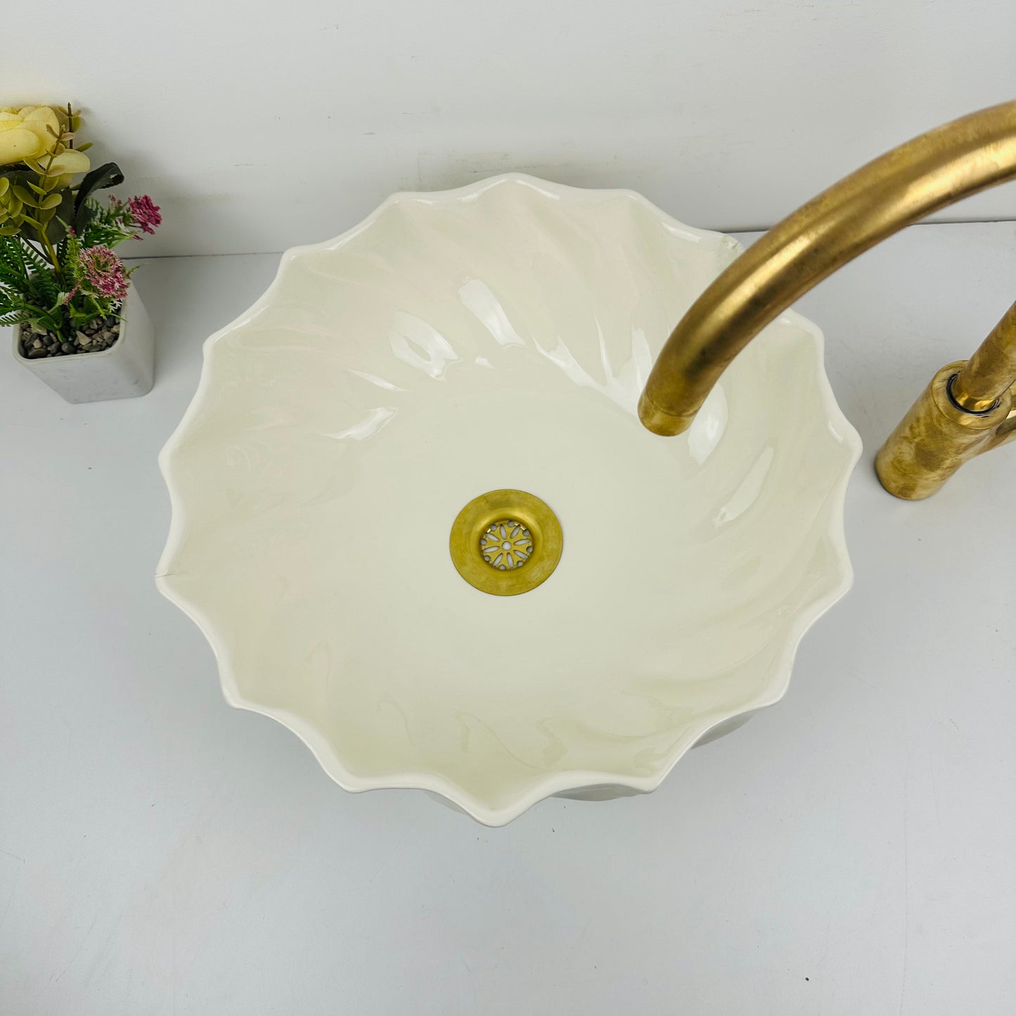 Sandy Waves: Handcrafted Beige Ceramic Sink with Wave-Inspired Design