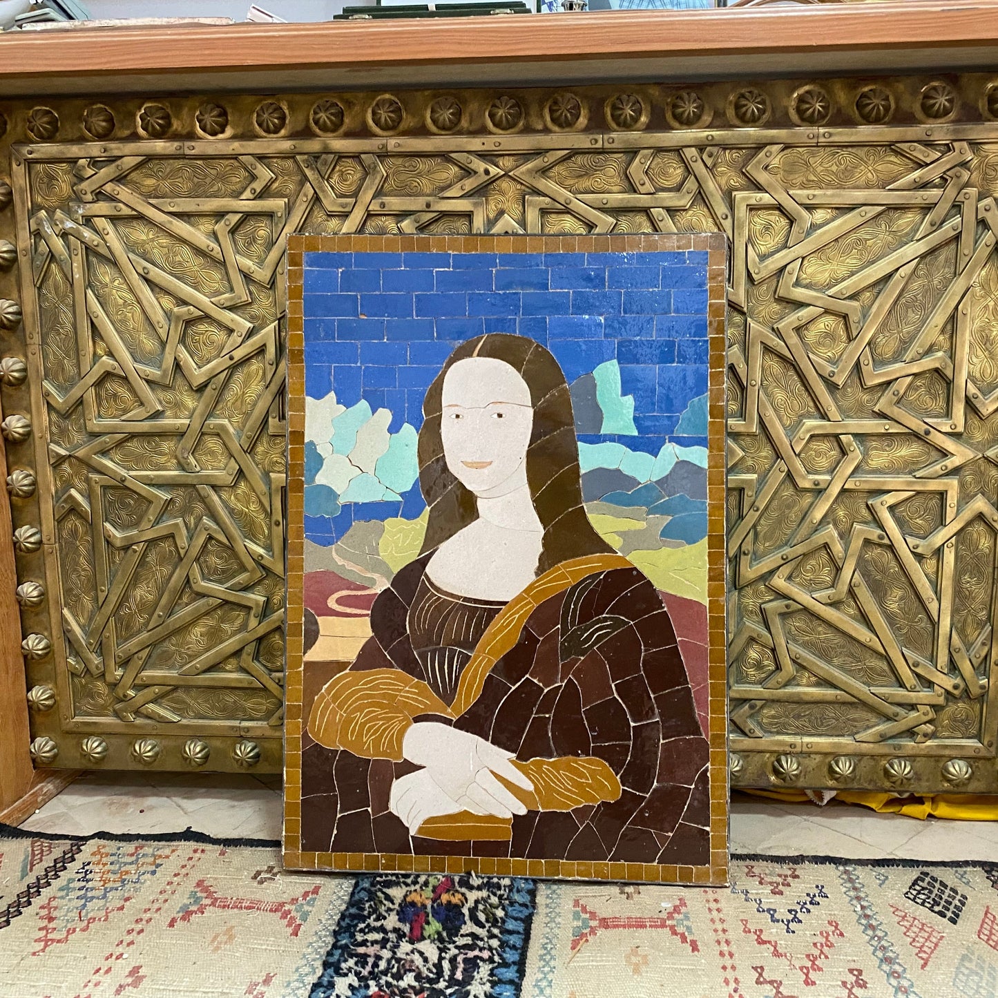 Tenture murale en mosaïque marocaine avec cadre en métal, petites pièces de mosaïque oeuvre d'art de Mona Lisa, art de mosaïque de décor de mosaïque de mur, art de mur d'argile de tuiles