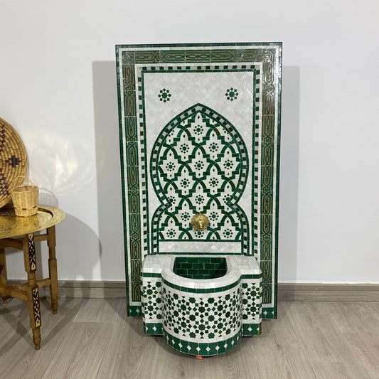 Fontaine de mosaïque marocaine faite à la main - Caractéristique de l'eau artisanale traditionnelle - Fontaine d'art islamique fabriquée à la main - Fontaine de zellige blanc vert