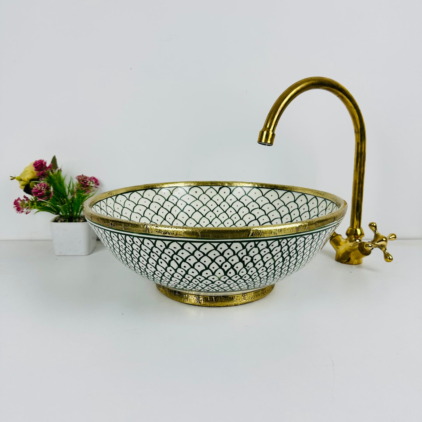 Emerald Xscape: Handcrafted Ceramic Sink with X-Shaped Designs in Green with Brass