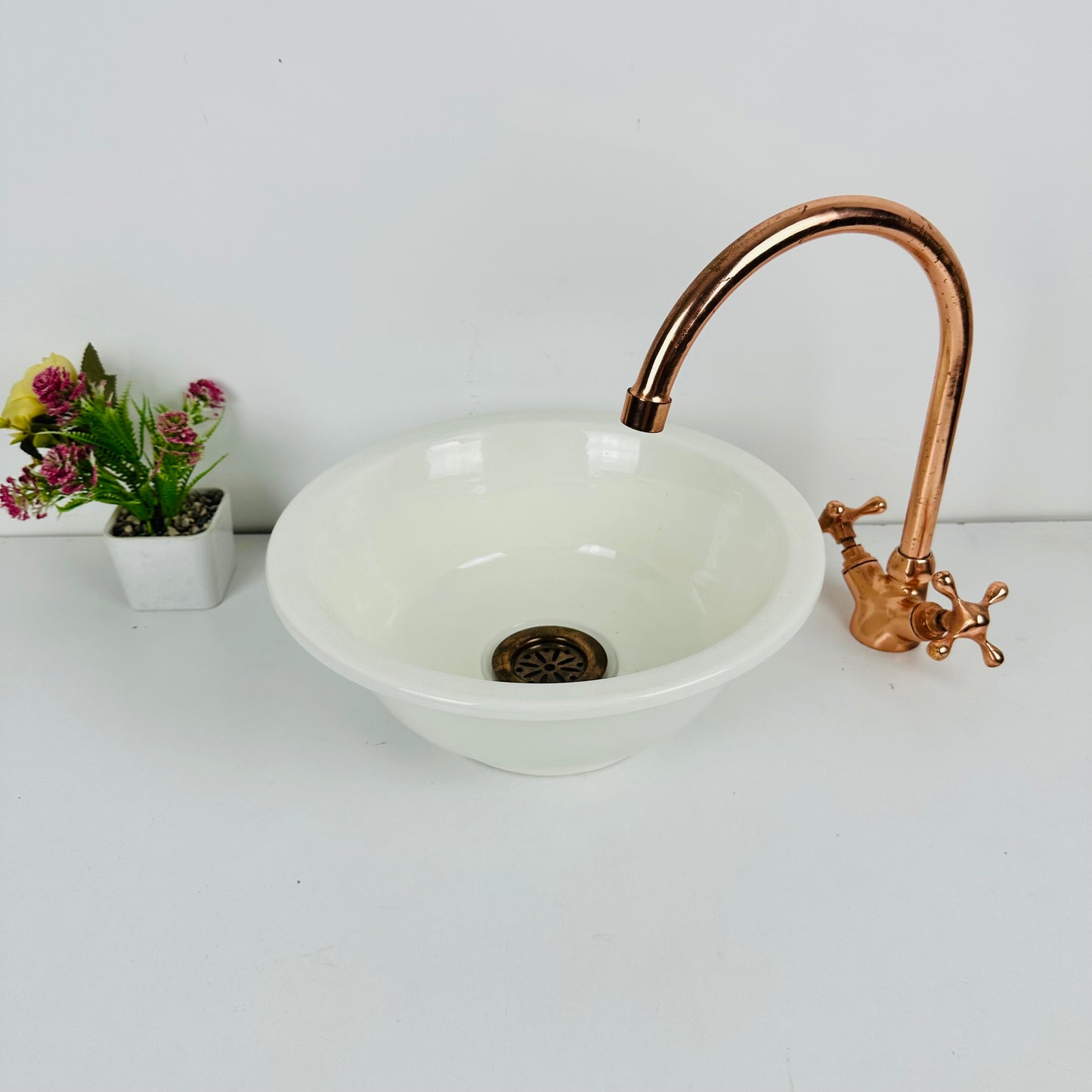 Pure Elegance: Handcrafted Ceramic Sink in Classic White