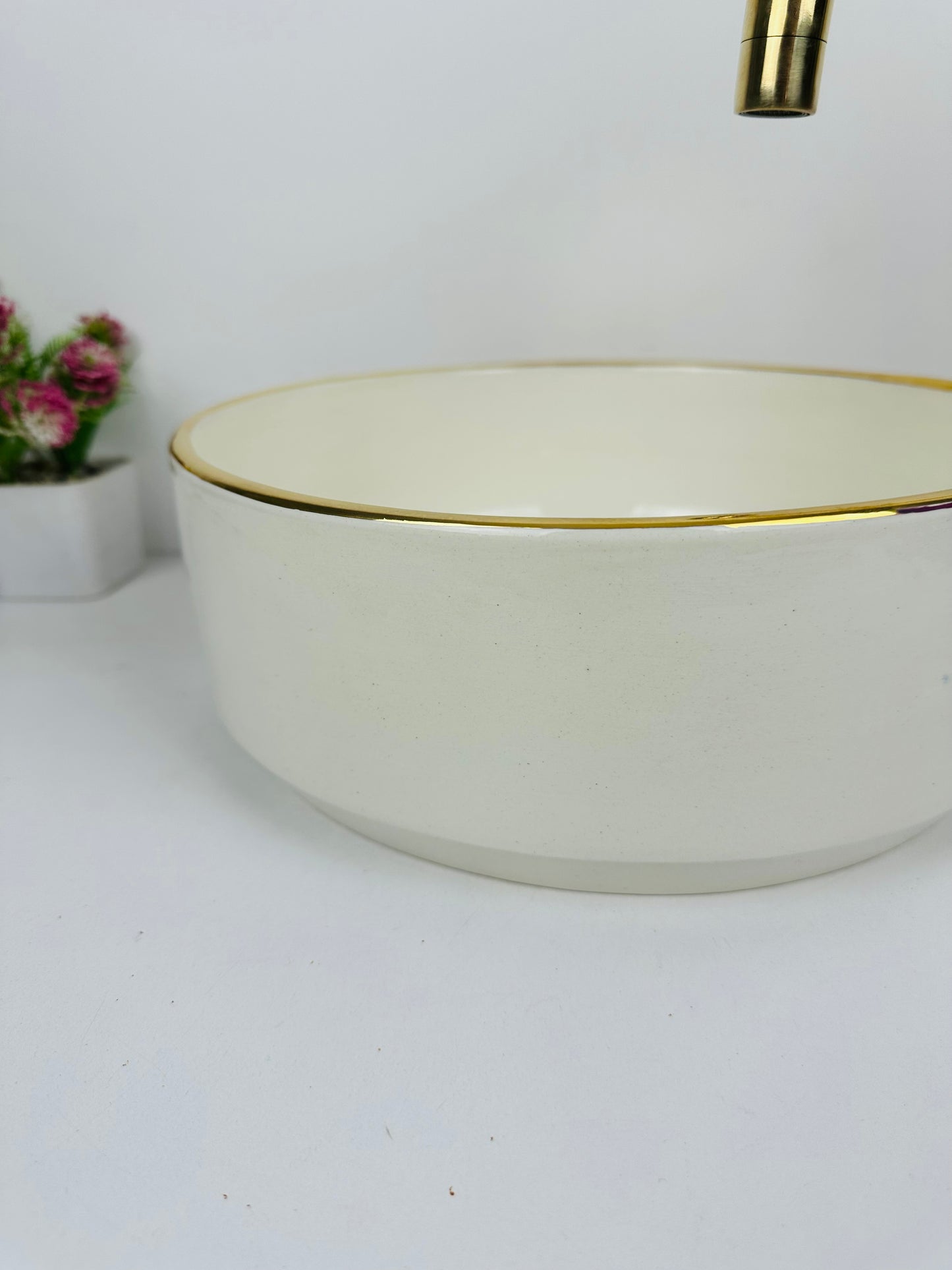 14K gold Creamy Comfort: Handcrafted Ceramic Sink in Elegant Cream color