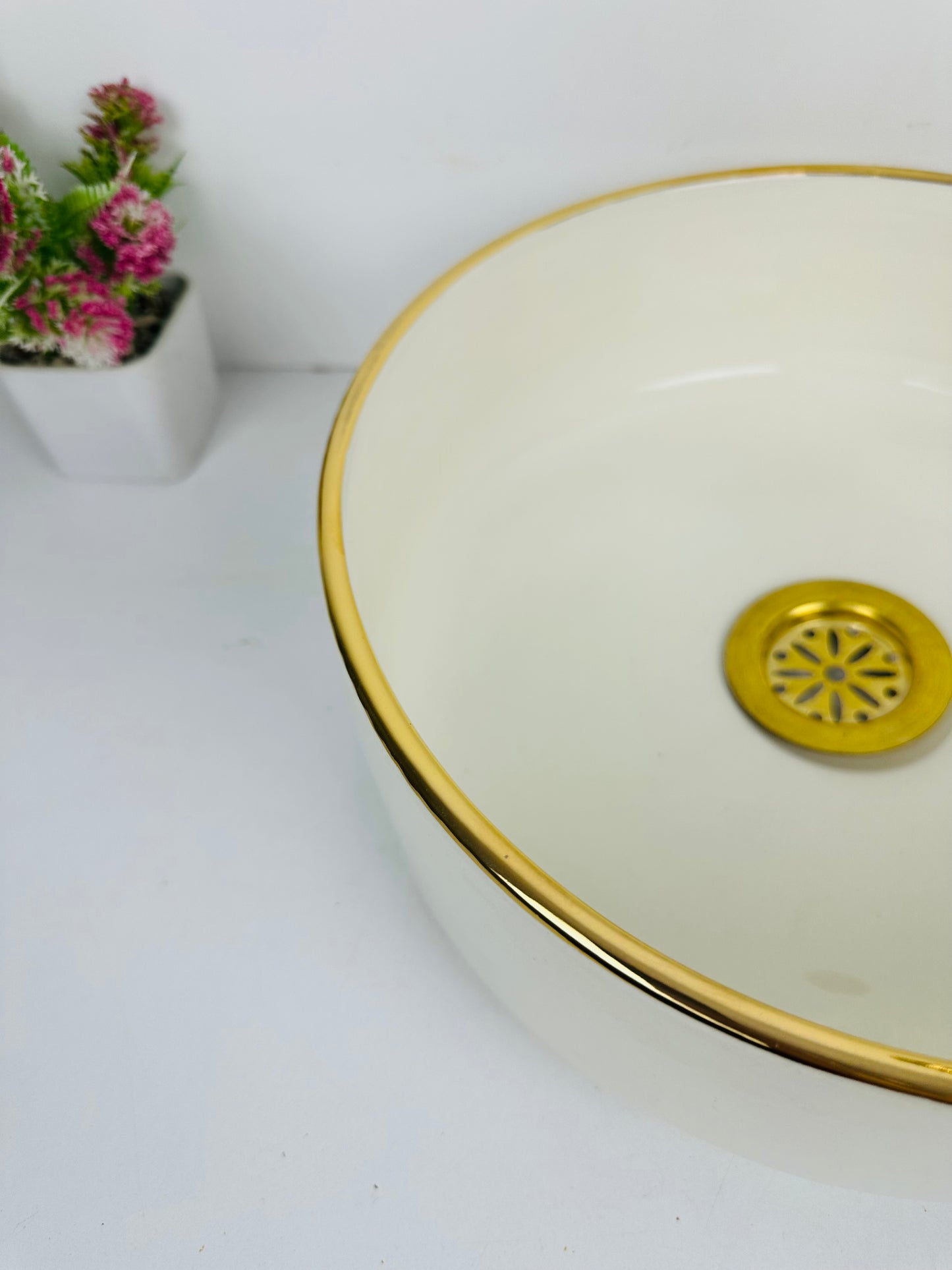 14K gold Creamy Comfort: Handcrafted Ceramic Sink in Elegant Cream color