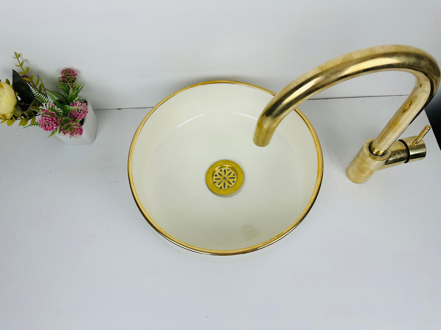 14K gold Creamy Comfort: Handcrafted Ceramic Sink in Elegant Cream color