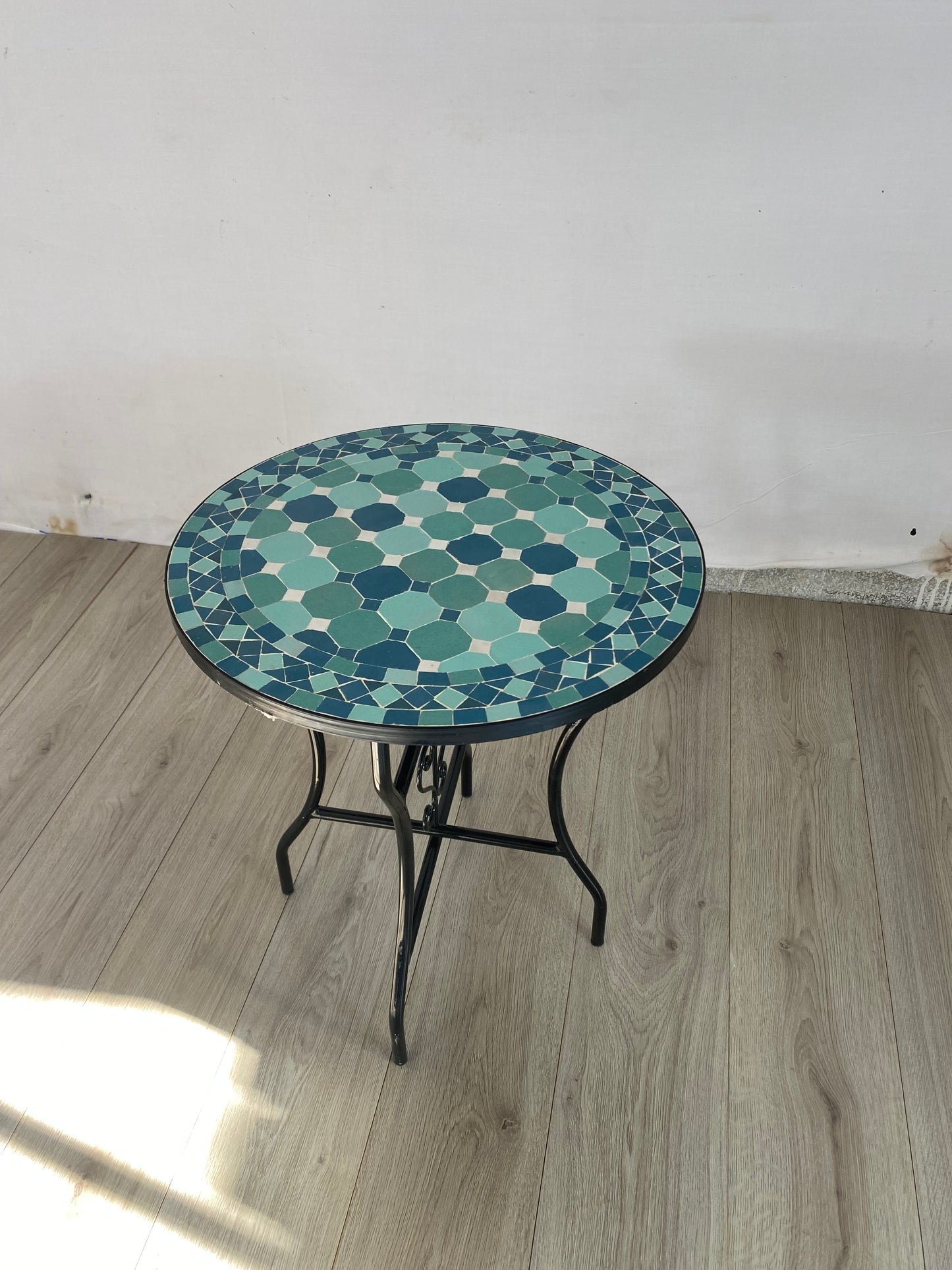 Mosaic Table – Emerald Green & Deep Teal Elegance