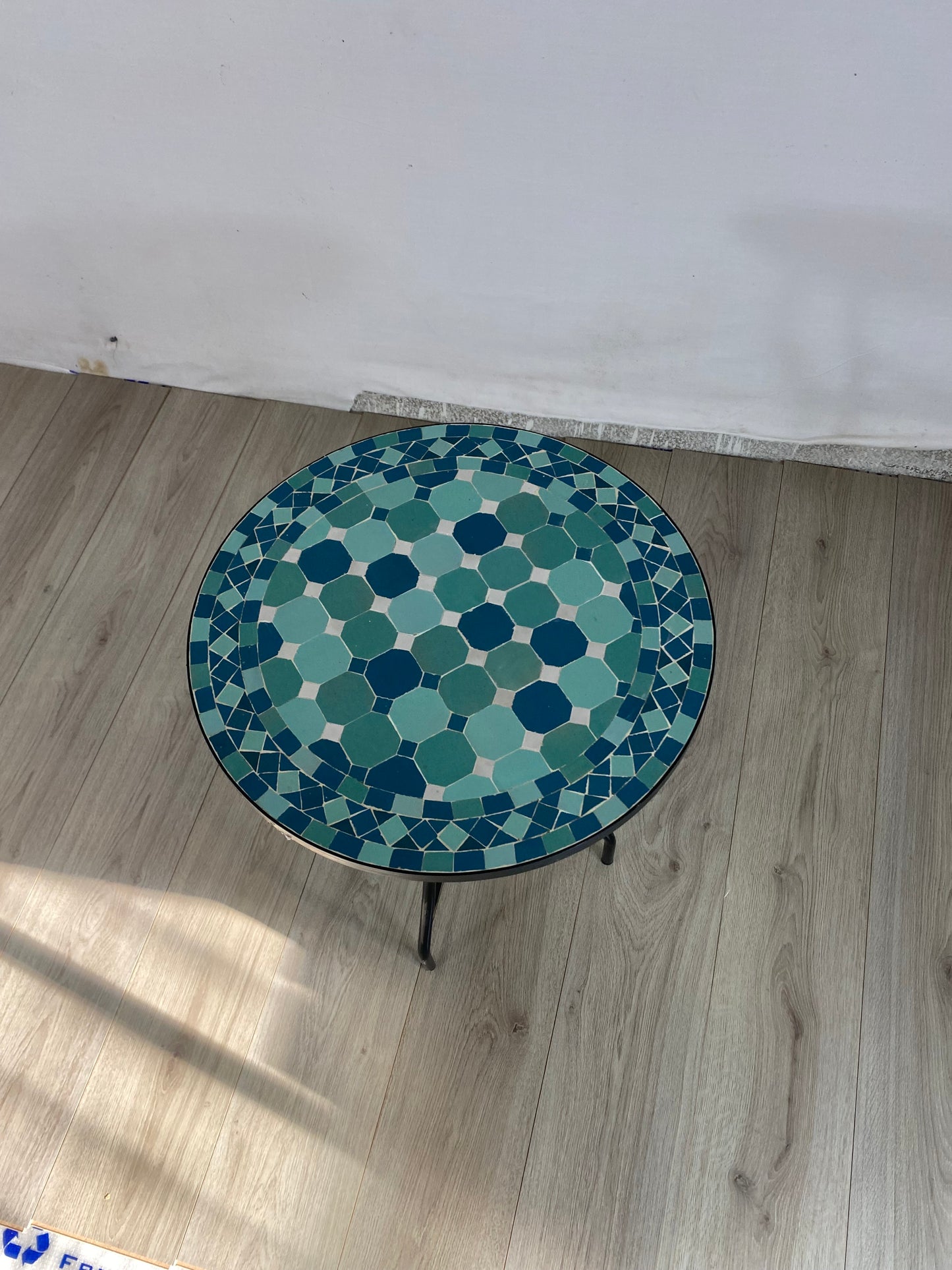 Mosaic Table – Emerald Green & Deep Teal Elegance