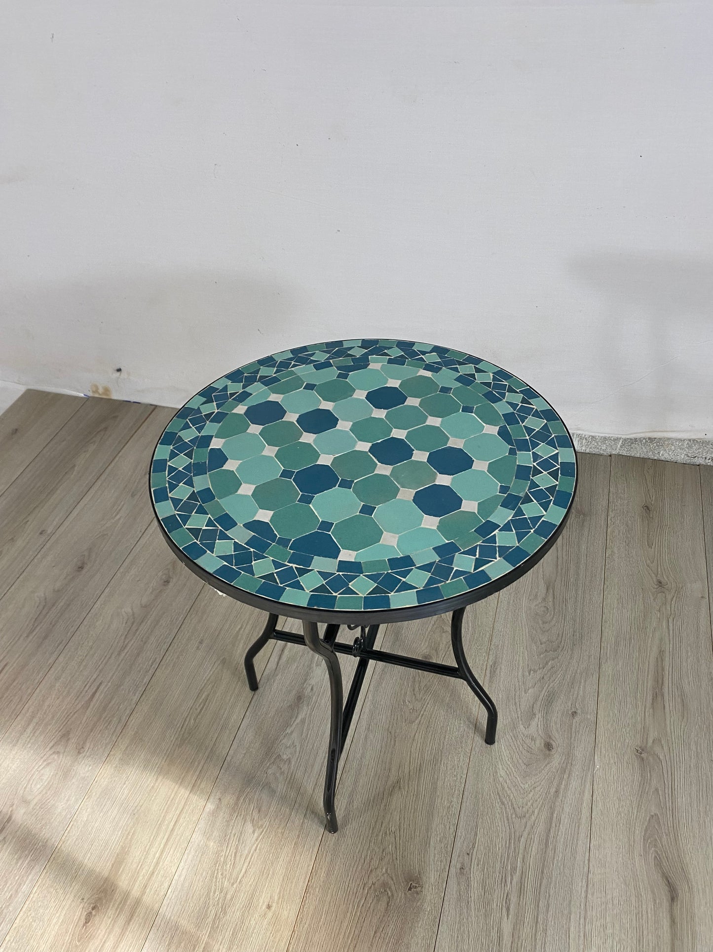 Mosaic Table – Emerald Green & Deep Teal Elegance