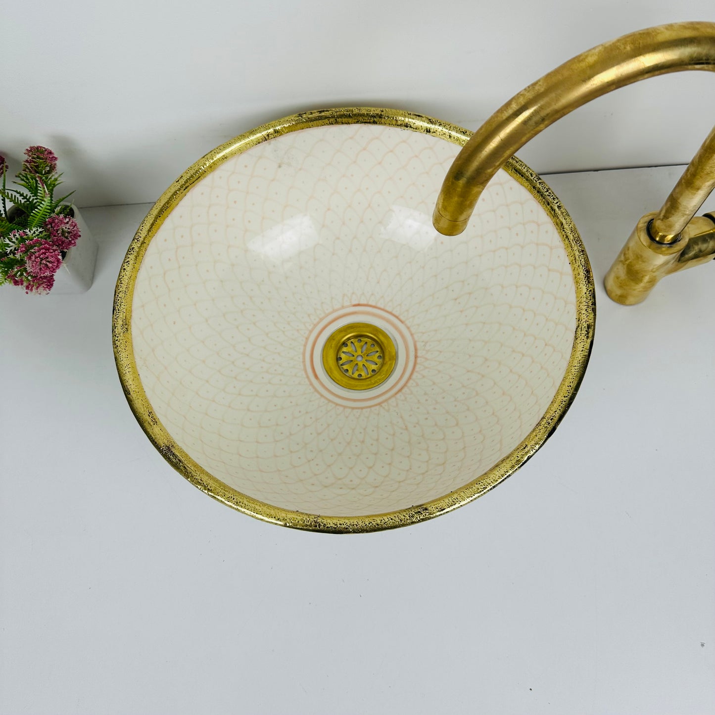 Sophistique Chic and brass: Handcrafted Ceramic Sink with Elegant Design