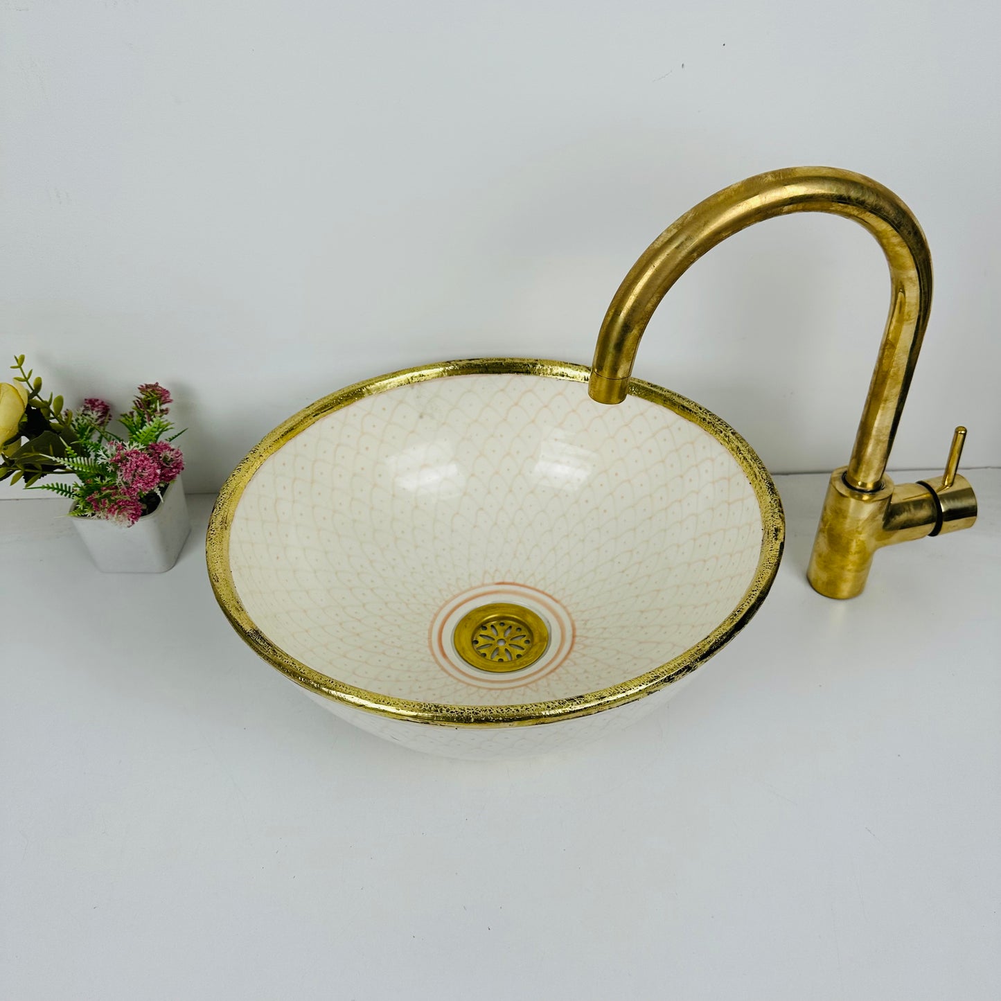 Sophistique Chic and brass: Handcrafted Ceramic Sink with Elegant Design