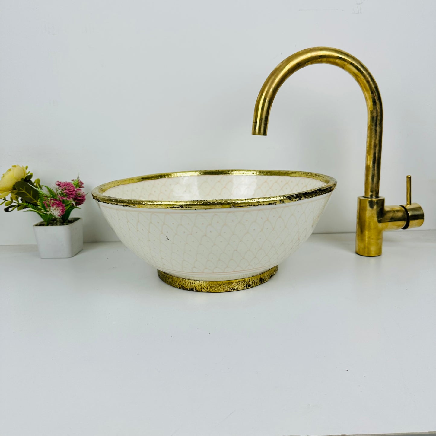 Sophistique Chic and brass: Handcrafted Ceramic Sink with Elegant Design