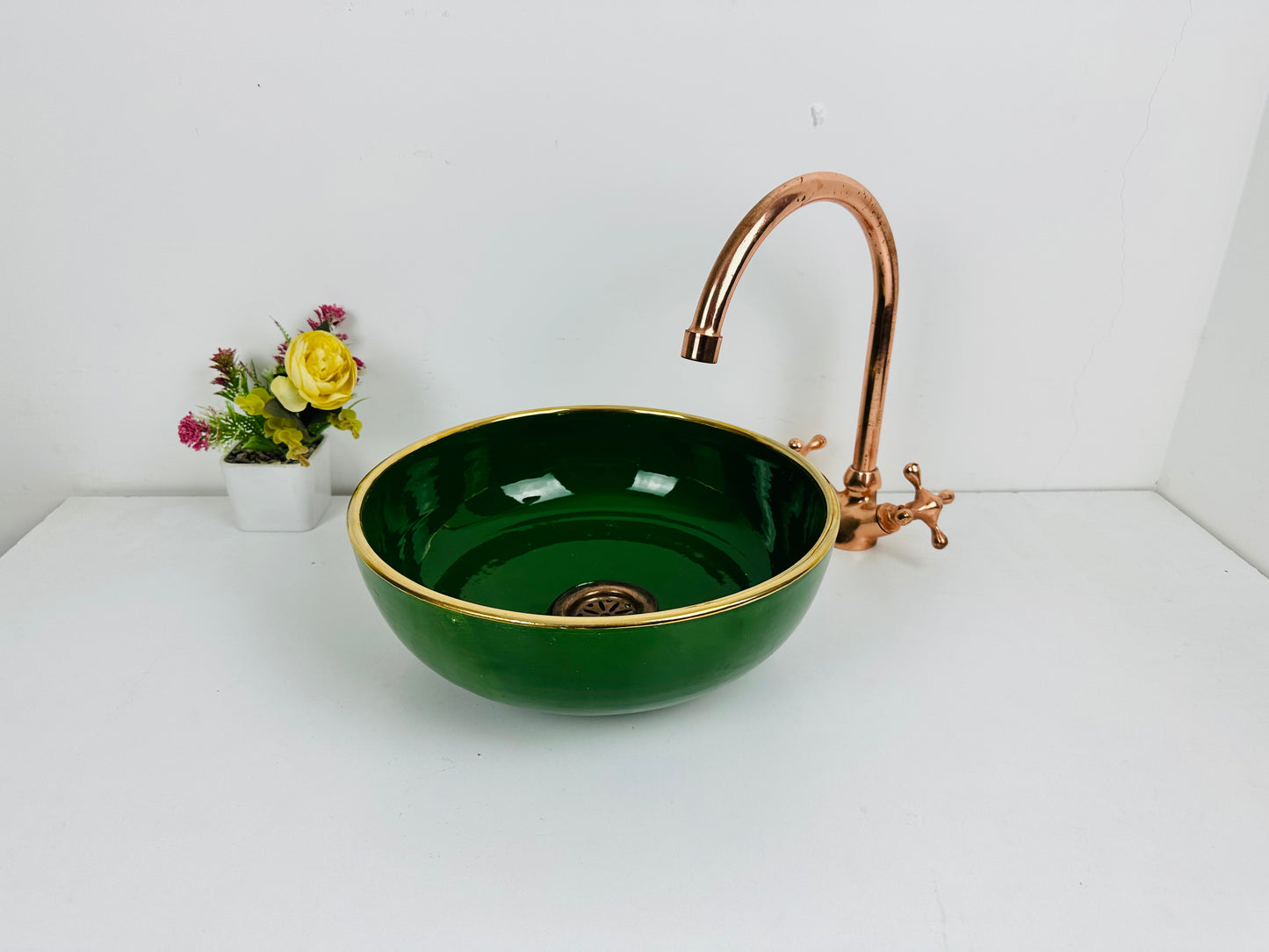 Emerald Majesty: Handcrafted Ceramic Sink with 14k Gold Accents