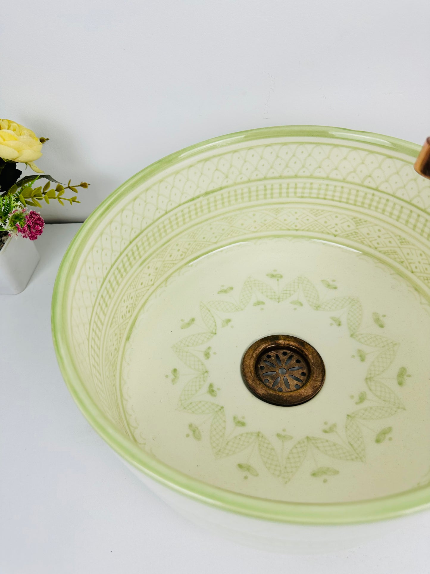 Pistachio Dream: Handcrafted Ceramic Sink in Pistachio Green Hue