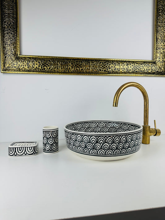 Chic Simplicity: Monochromatic Ceramic Sink