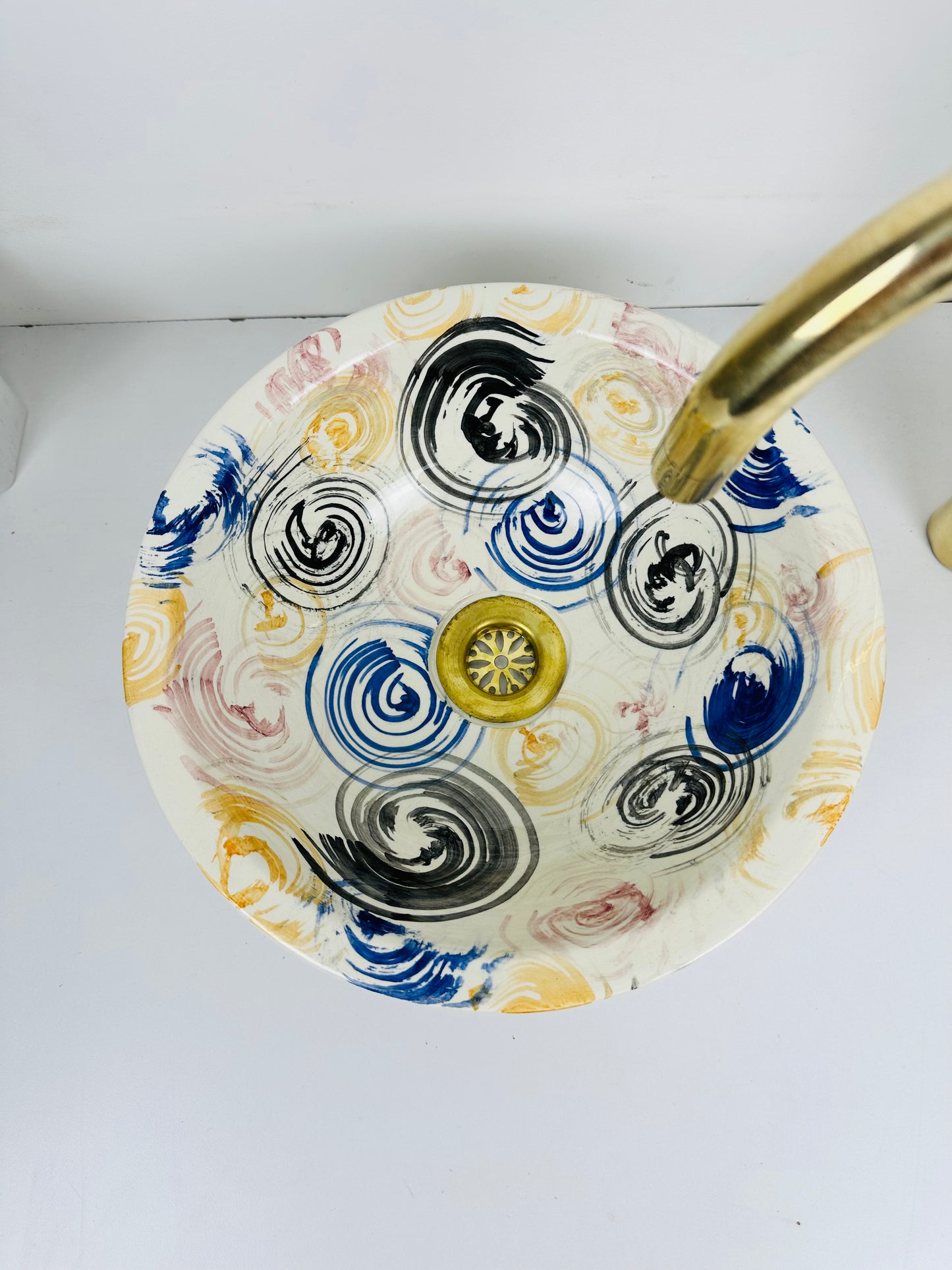 Contemporary Fusion: Handcrafted Ceramic Sink with Modern Style and Varied Colors