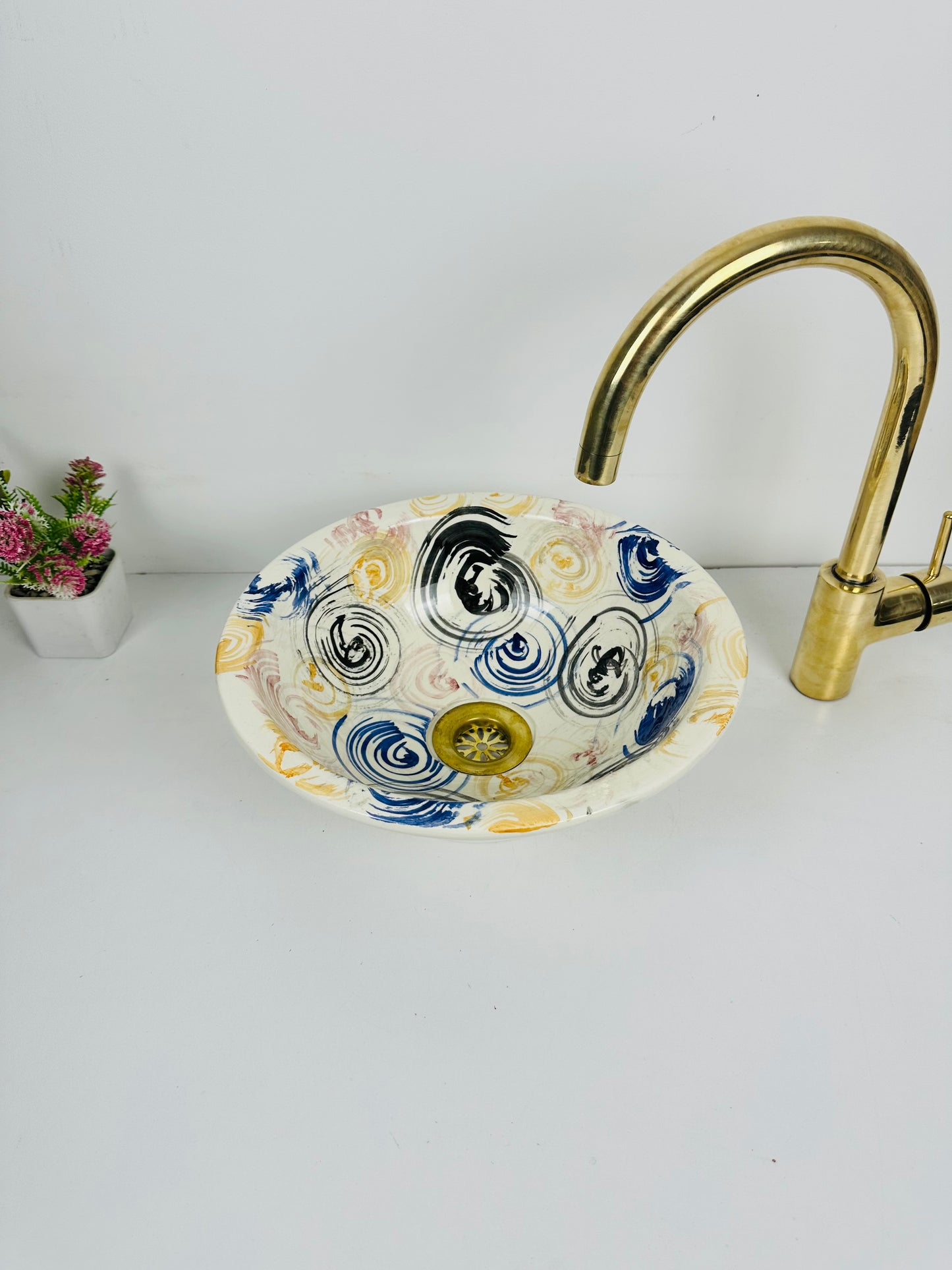 Contemporary Fusion: Handcrafted Ceramic Sink with Modern Style and Varied Colors