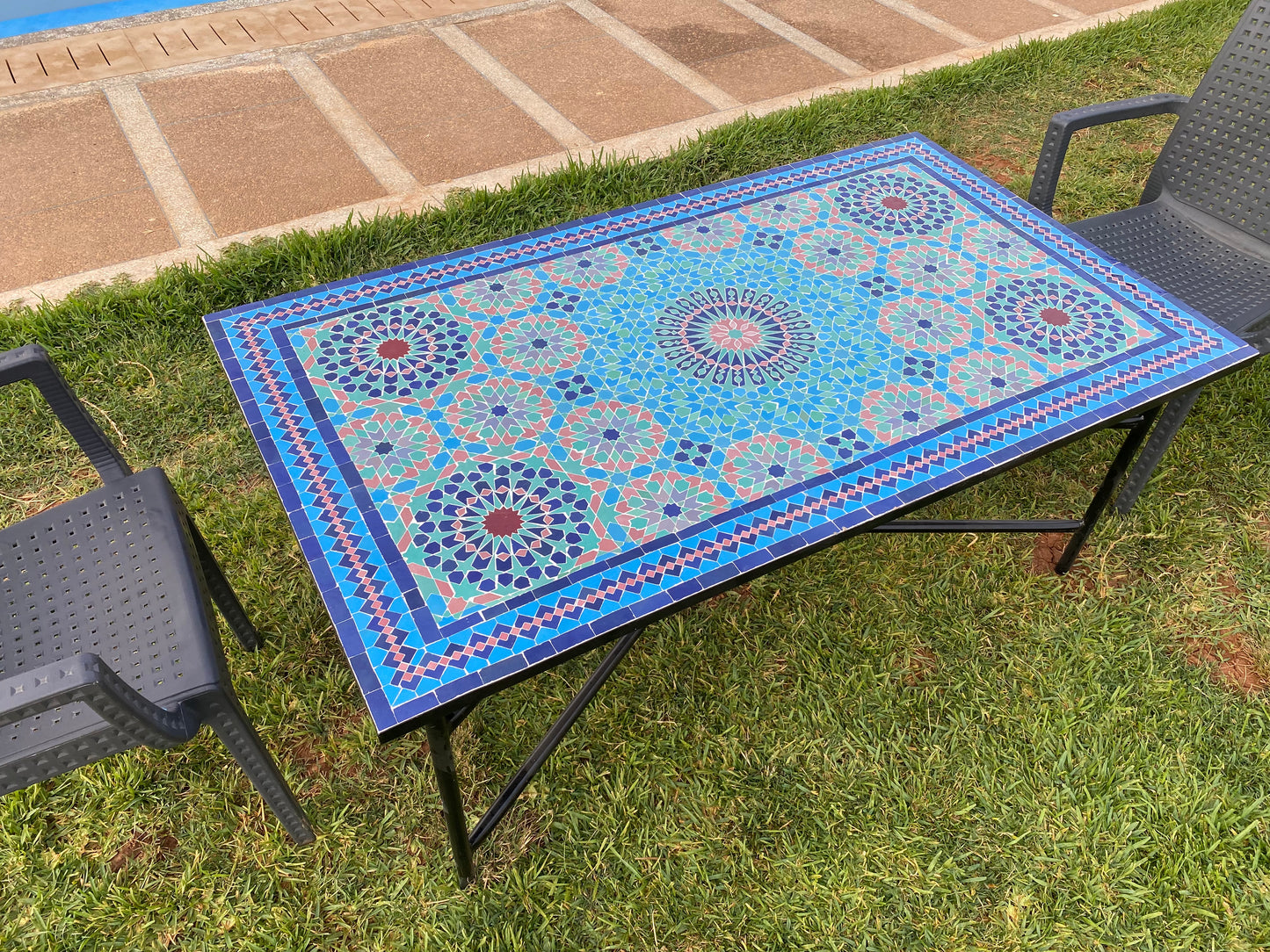 Grande table mosaïque 100% fait main pour Extérieur/Intérieur 56 X 32 po