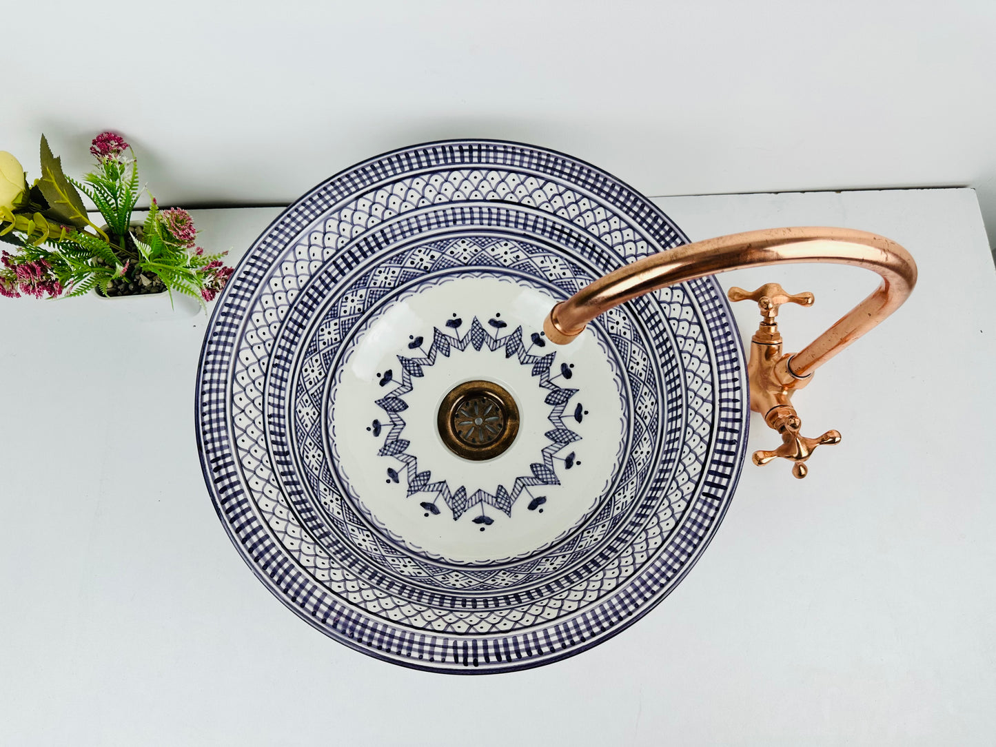 Royal Amethyst: Handcrafted Ceramic Sink in Luxurious Violet Hue
