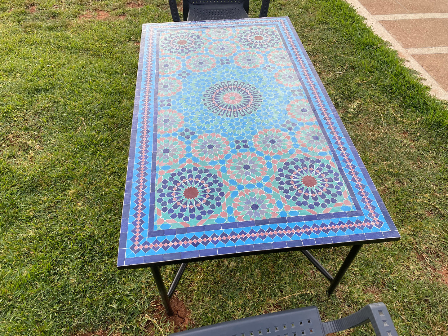 Grande table mosaïque 100% fait main pour Extérieur/Intérieur 56 X 32 po