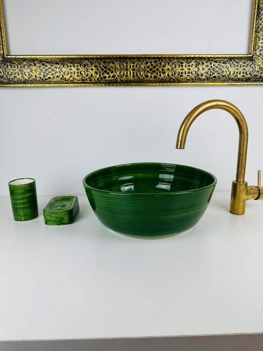 Emerald Elegance: Handcrafted Ceramic Sink in Unicolor Green