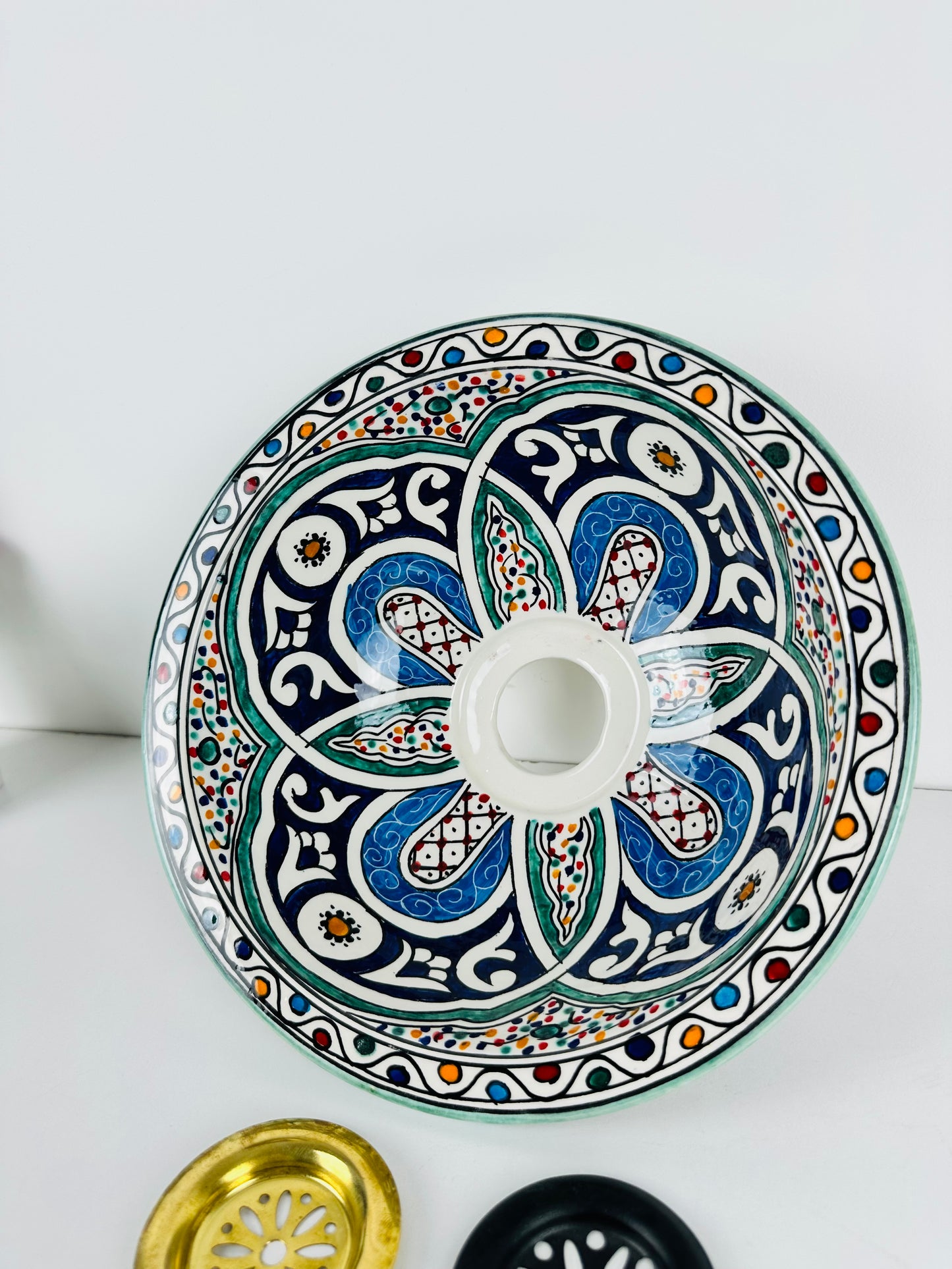 Moroccan Beauty Mosaic : Handcrafted Ceramic Sink with Traditional Moroccan Colors