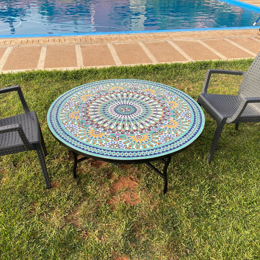 Table en mosaïque unique pour extérieur et intérieur design unique de mandala 100 % fabriqué à la main, grande table ronde de luxe fabriquée à partir de carreaux verts.