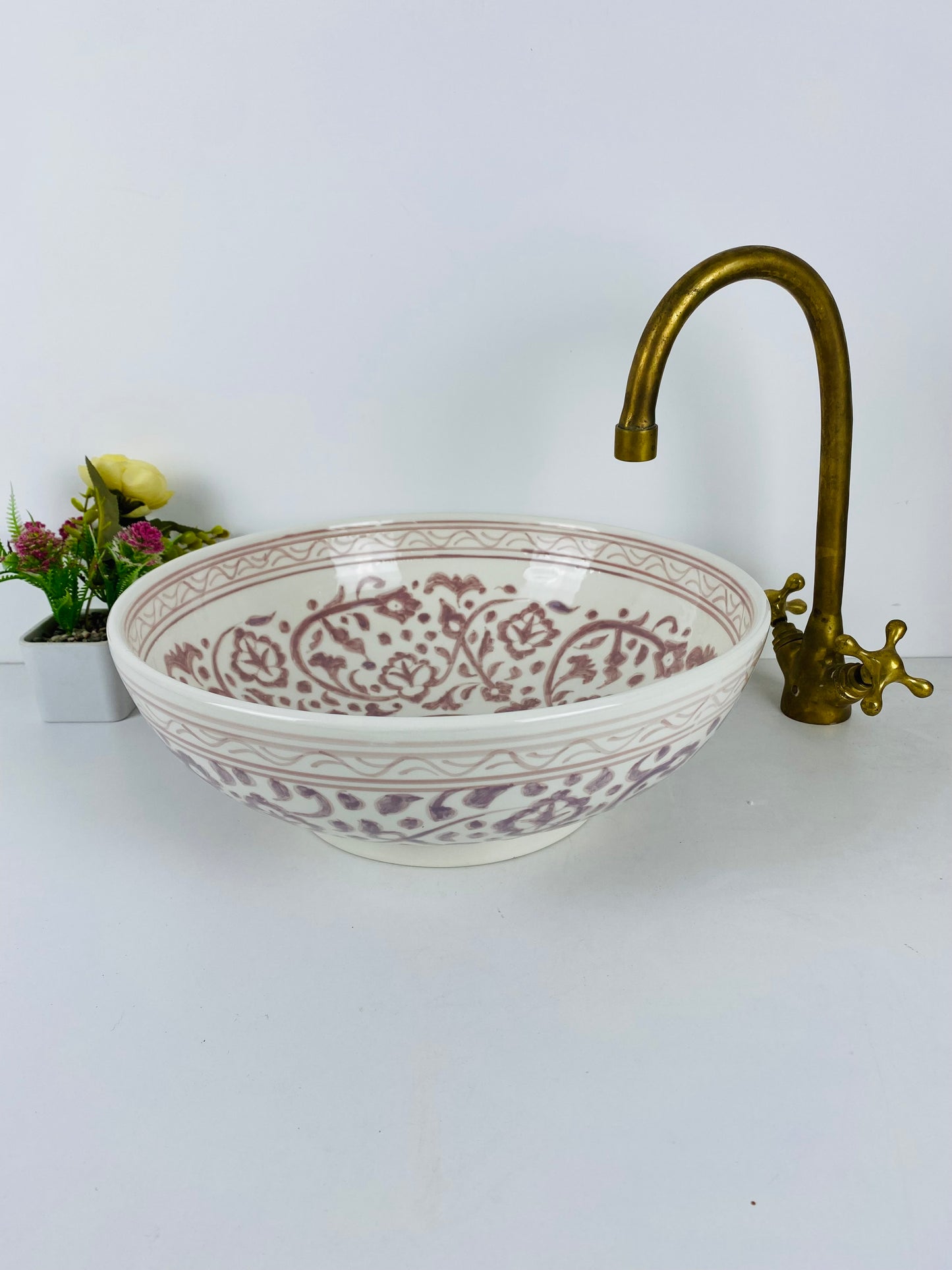 Ivory Petals: Handcrafted Ceramic Sink with White Base and Crepe Color Floral Accents