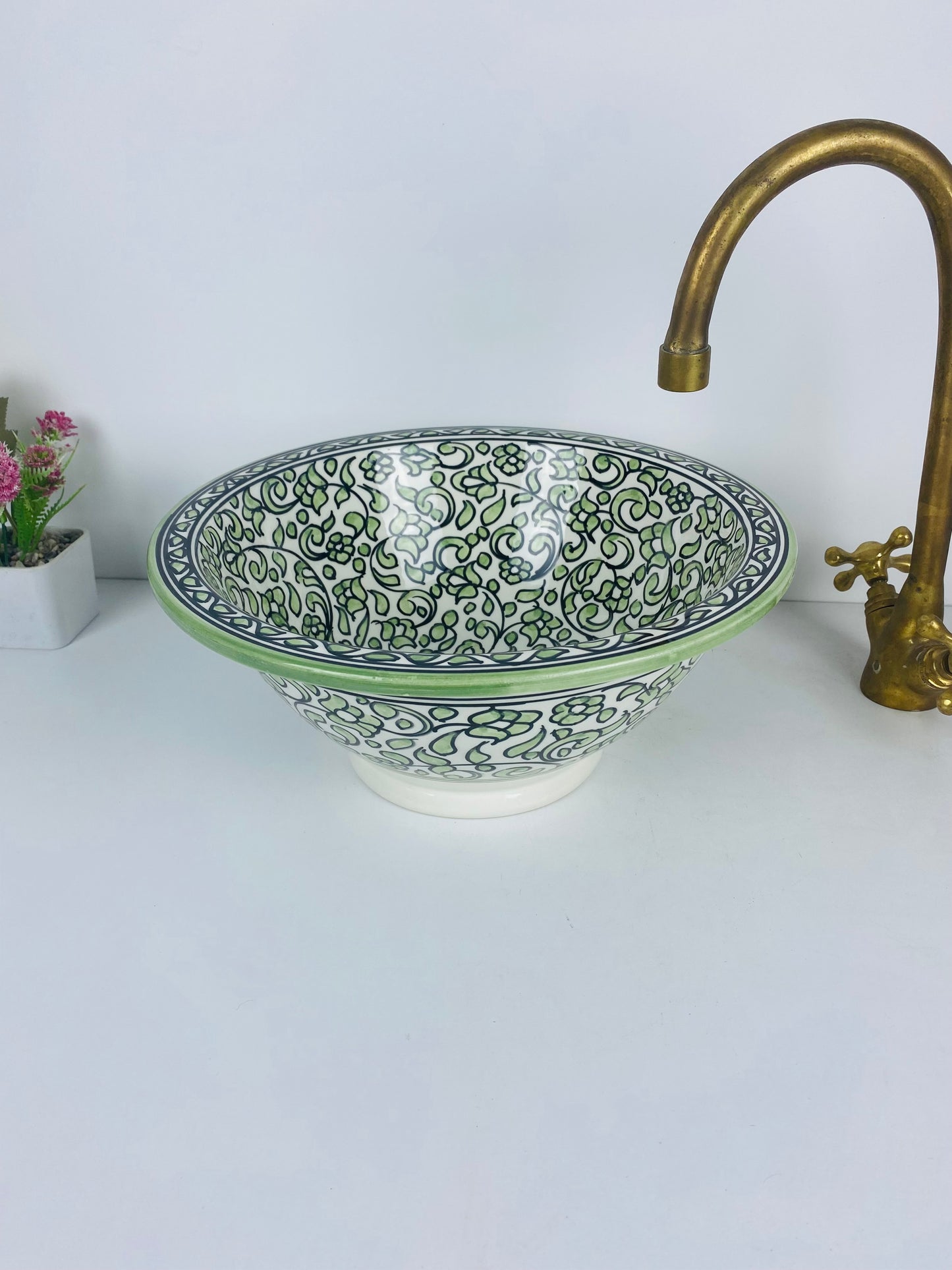 Pistachio Paradise: Handcrafted Ceramic Sink with Garden-Inspired Pistachio Green Hue