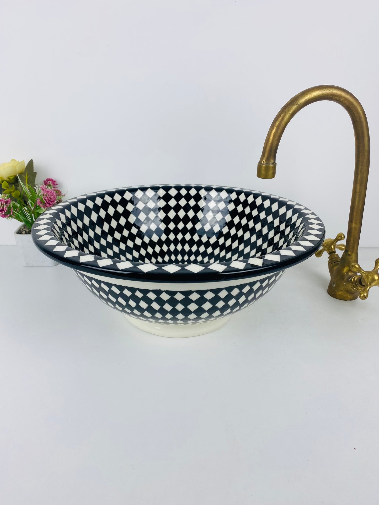 Checkered Charm: Handcrafted Ceramic Sink with Checkerboard Design