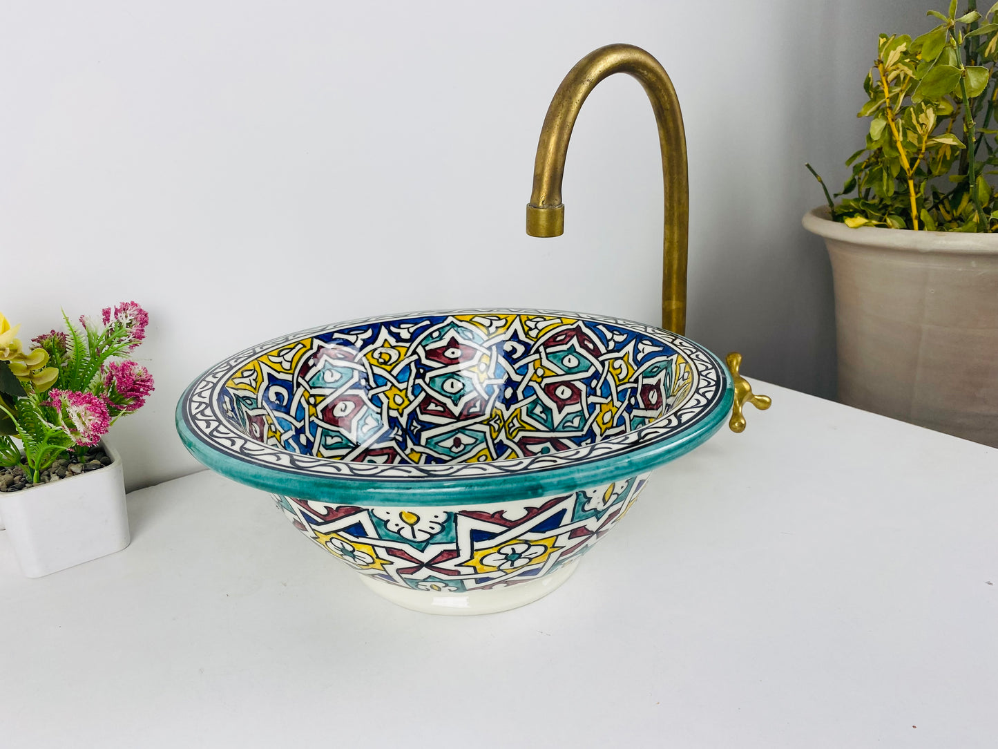 Vibrant Medina: Handcrafted Ceramic Sink with Colorful Traditional Moroccan-Inspired Design