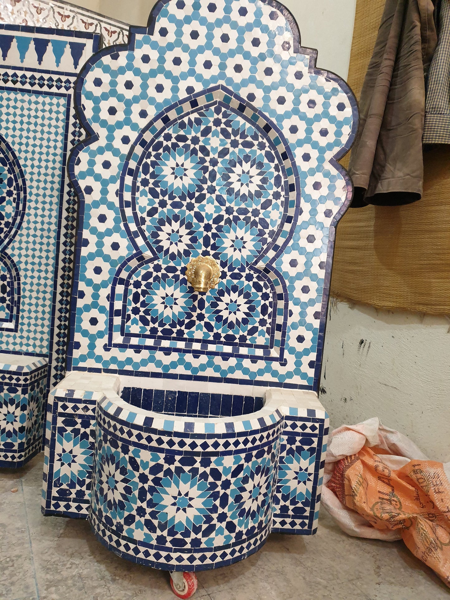 Handmade Moroccan Zellige Fountain – Sky Blue & White Mosaic