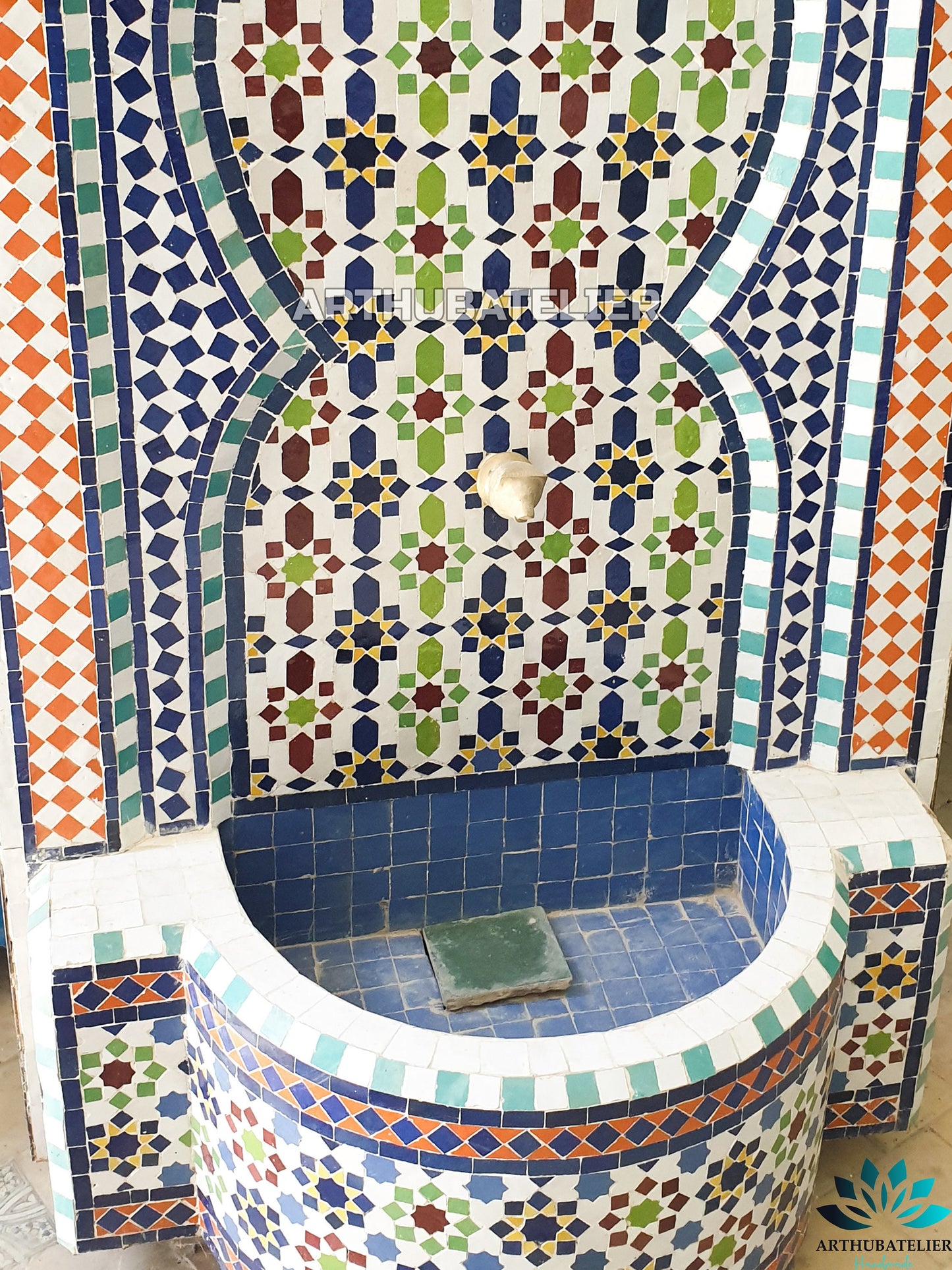 Handcrafted Moroccan Zellige Fountain – Multicolor Mosaic Elegance