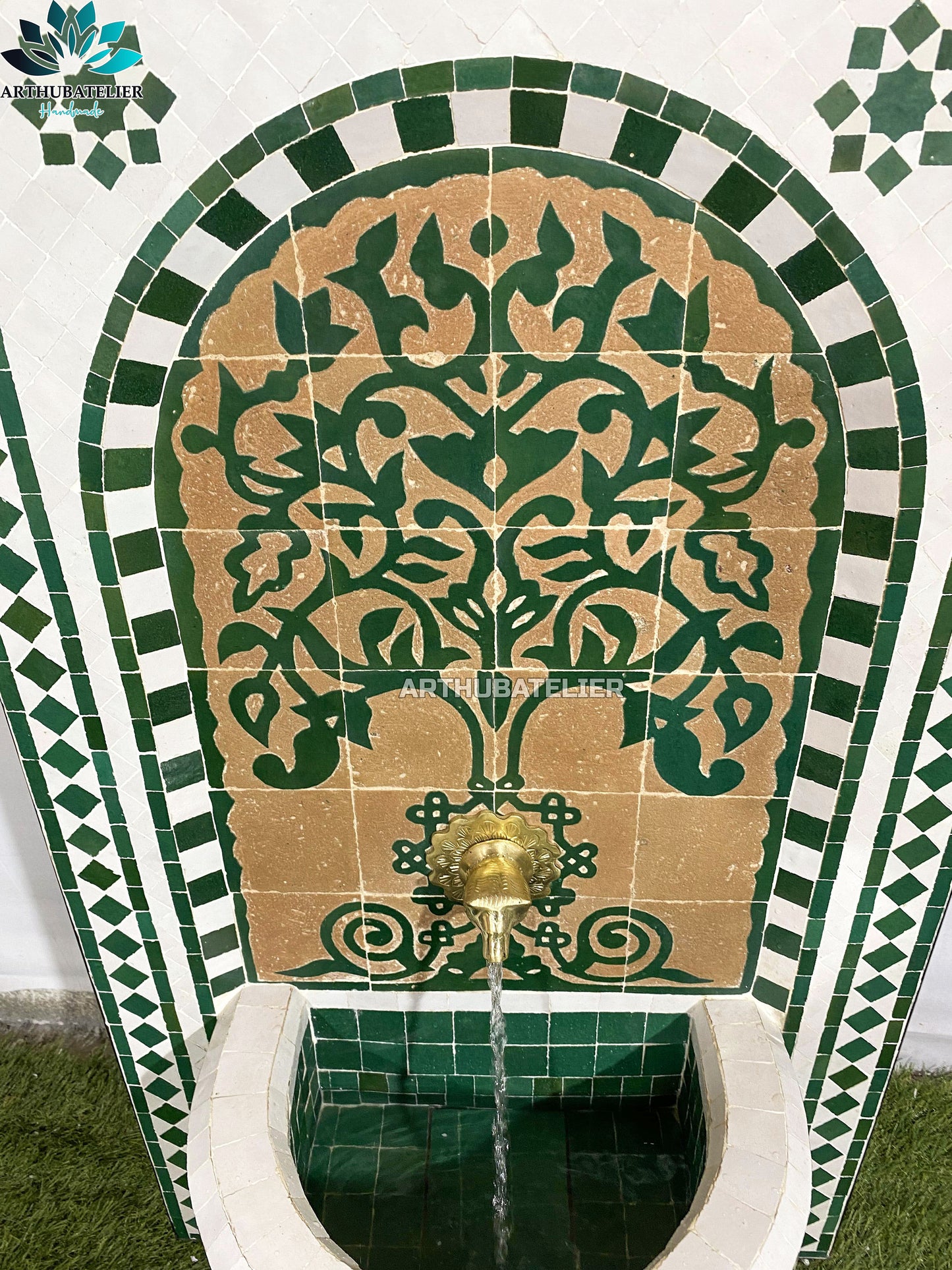 Handmade Moroccan Zellige Fountain – Green & Gold Elegance